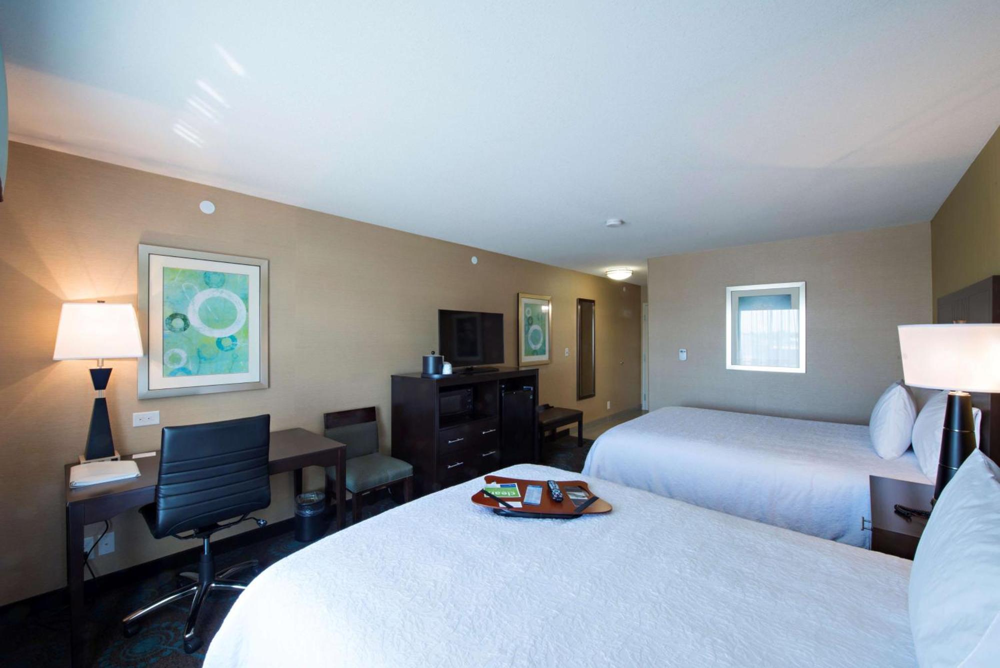 Hampton Inn Saskatoon South Экстерьер фото